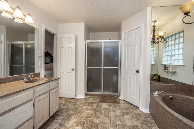 8059 E US Highway 82, Gainesville, TX 76240