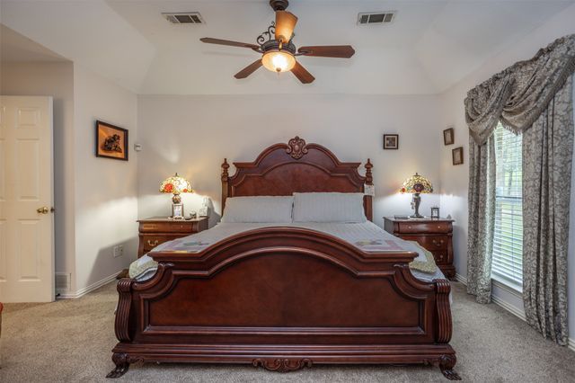 8059 E US Highway 82, Gainesville, TX 76240