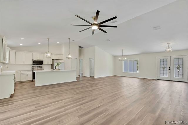 11983 W Appletree Place, Crystal River, FL 34428