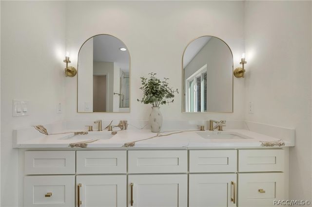 11983 W Appletree Place, Crystal River, FL 34428