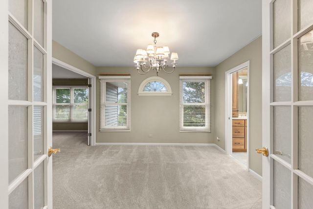 2256 Ridgewood Road, Lisle, IL 60532