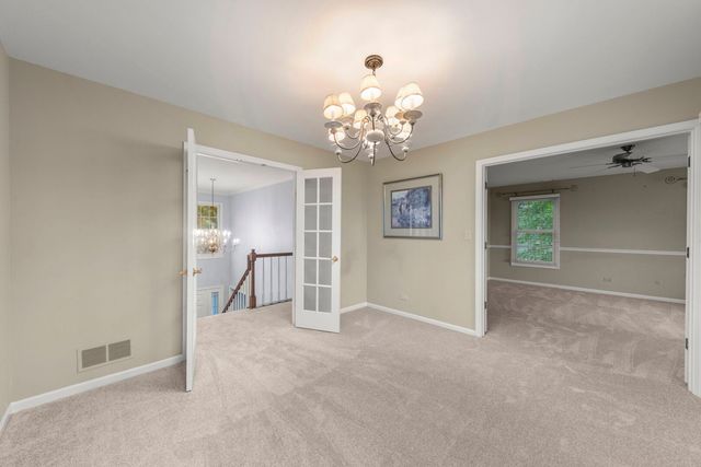 2256 Ridgewood Road, Lisle, IL 60532