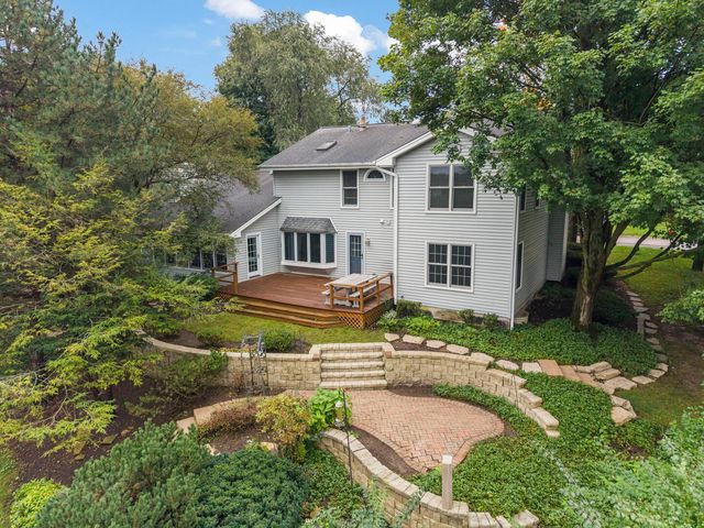 2256 Ridgewood Road, Lisle, IL 60532