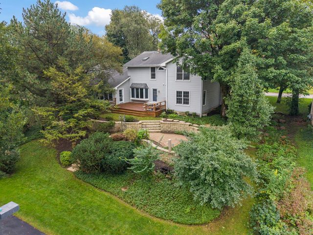2256 Ridgewood Road, Lisle, IL 60532