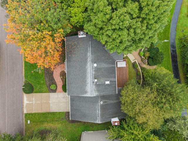 2256 Ridgewood Road, Lisle, IL 60532