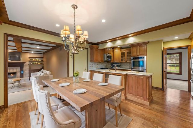2256 Ridgewood Road, Lisle, IL 60532