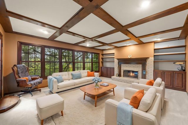 2256 Ridgewood Road, Lisle, IL 60532