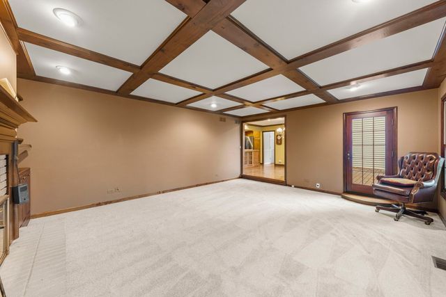 2256 Ridgewood Road, Lisle, IL 60532