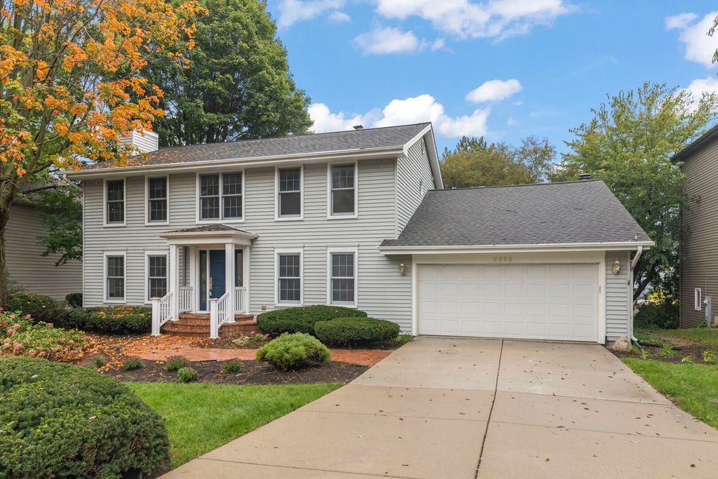 2256 Ridgewood Road, Lisle, IL 60532 — photo 2
