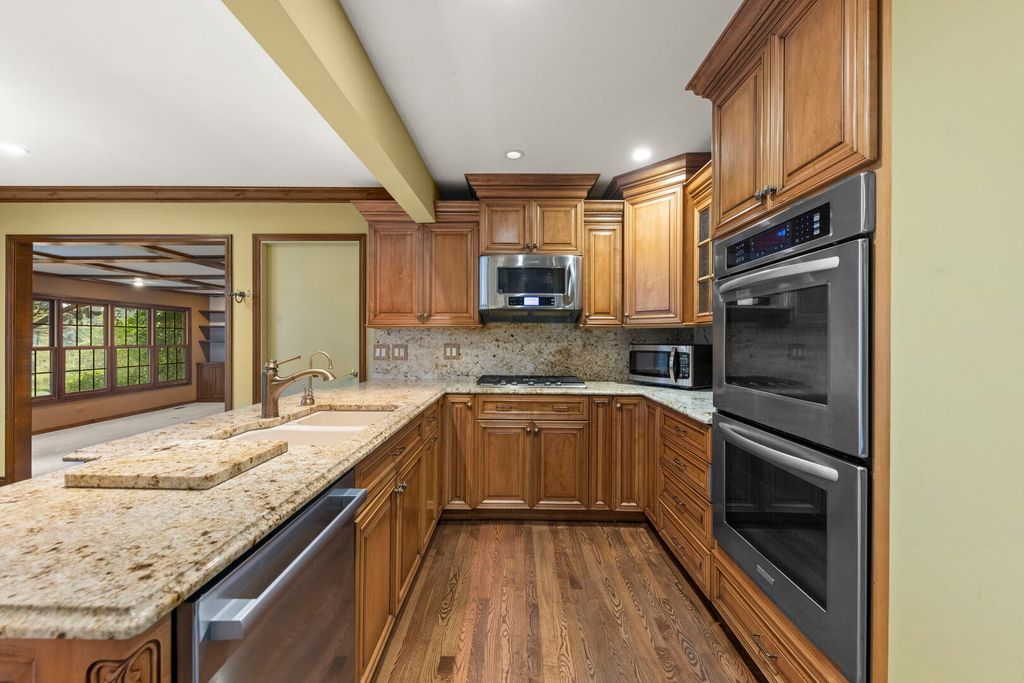 2256 Ridgewood Road, Lisle, IL 60532 — photo 3