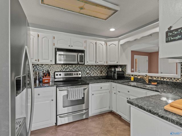 50 Pendleton Drive, Guntersville, AL 35976