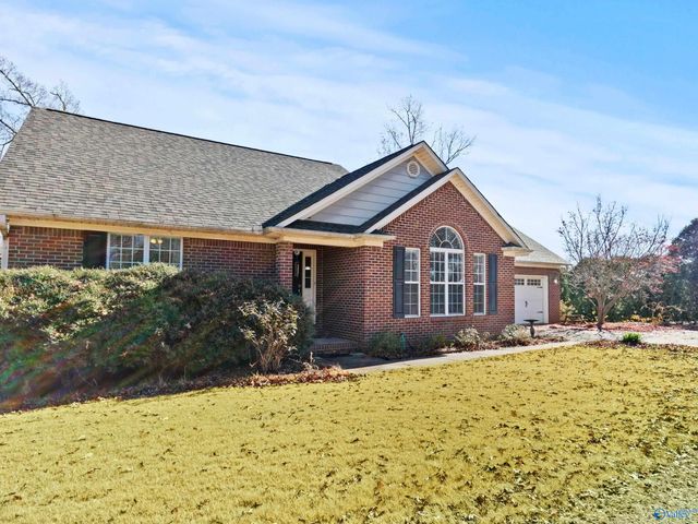 50 Pendleton Drive, Guntersville, AL 35976