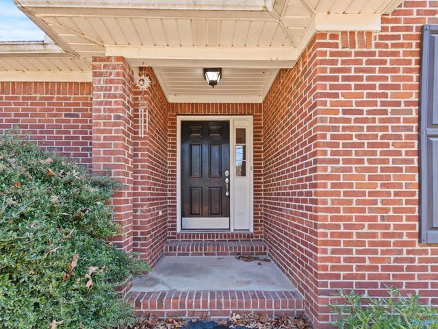 50 Pendleton Drive, Guntersville, AL 35976