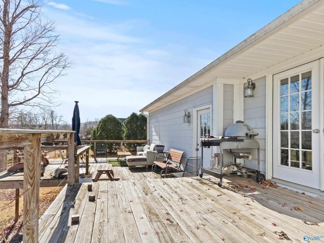 50 Pendleton Drive, Guntersville, AL 35976