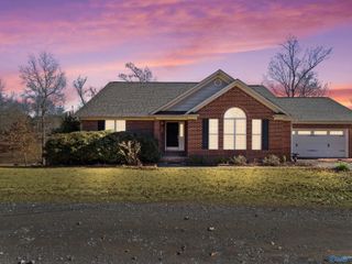 50 Pendleton Drive, Guntersville, AL 35976