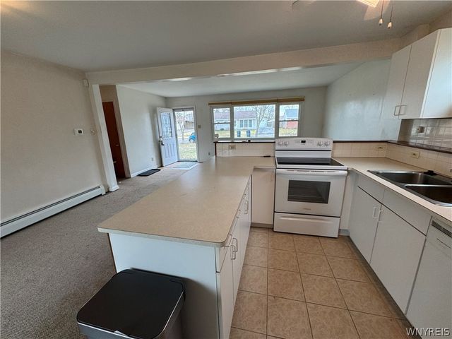 27 Woodlee Lane, Grand Island, NY 14072