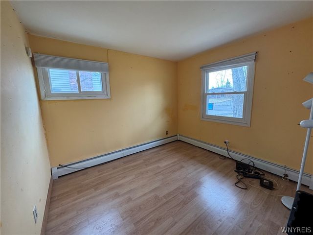 27 Woodlee Lane, Grand Island, NY 14072