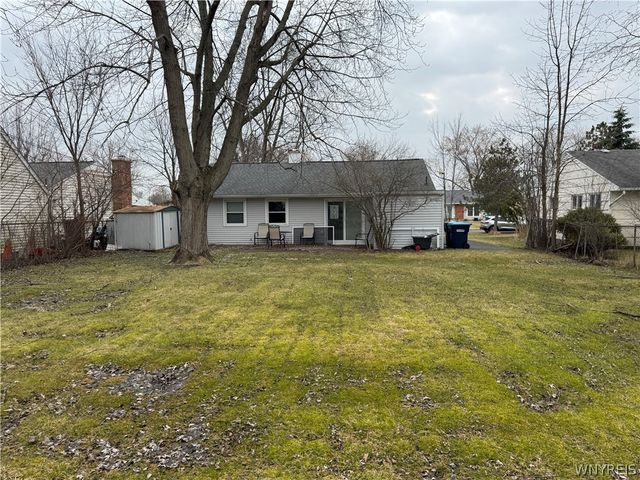 27 Woodlee Lane, Grand Island, NY 14072