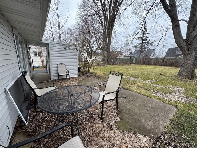 27 Woodlee Lane, Grand Island, NY 14072