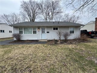 27 Woodlee Lane, Grand Island, NY 14072
