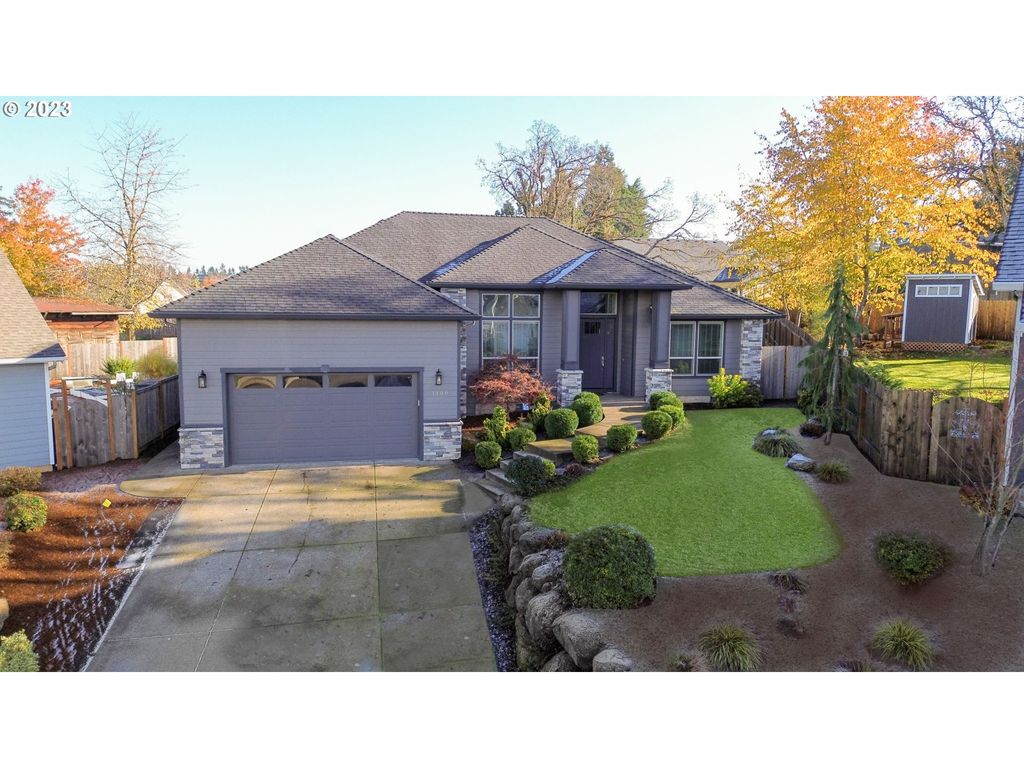 1100 EMMETT Loop Willamette Valley Real Estate Team