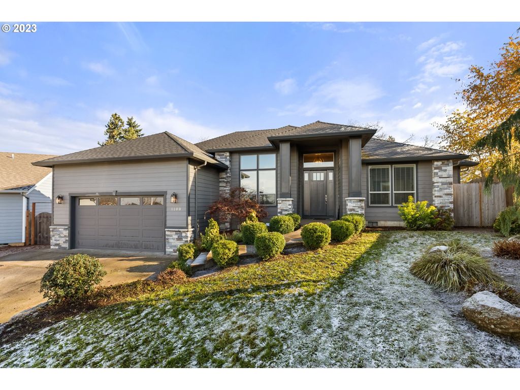 1100 EMMETT Loop Willamette Valley Real Estate Team