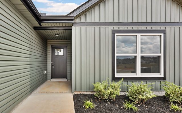 361 Galway Dr, Clarksville, TN 37042