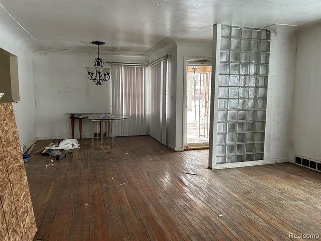 2112 Winona Street, Flint, MI 48504