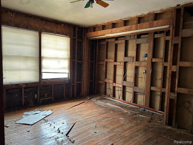 2112 Winona Street, Flint, MI 48504