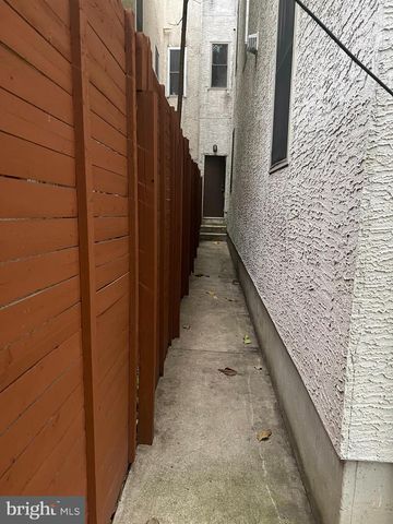 1905 W DIAMOND ST, Philadelphia, PA 19121