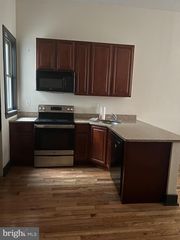 1905 W DIAMOND ST, Philadelphia, PA 19121