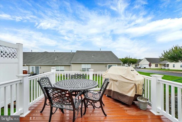 233 EQUINE CV, Red Lion, PA 17356