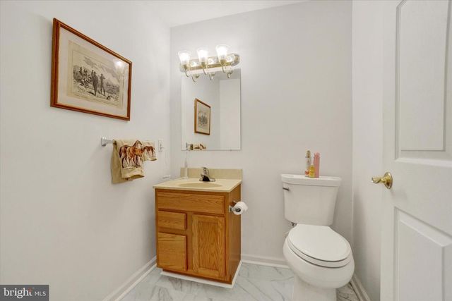 233 EQUINE CV, Red Lion, PA 17356