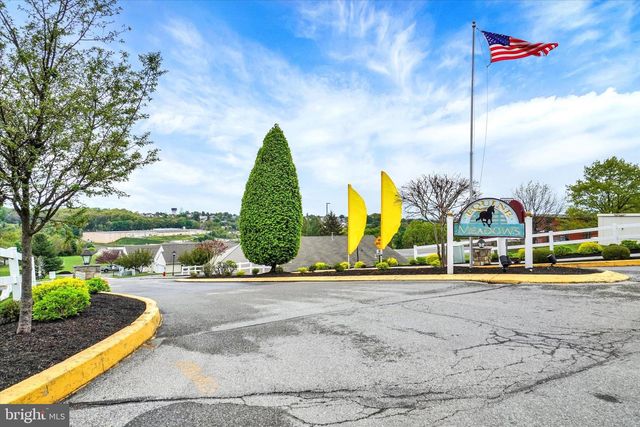 233 EQUINE CV, Red Lion, PA 17356