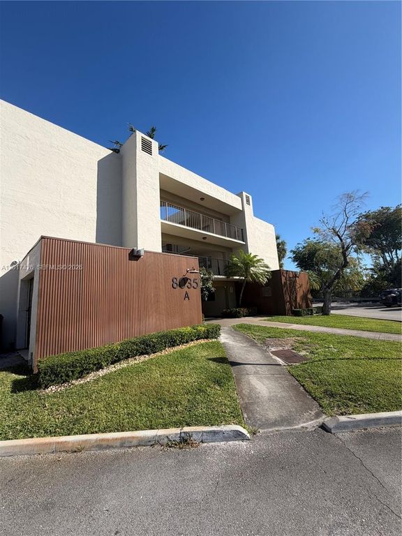 8035 SW 107th Ave 203, Miami, FL 33173
