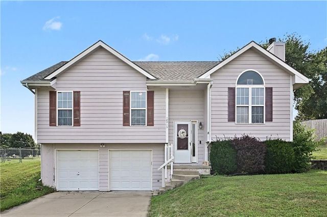 18713 Primrose Street, Smithville, MO 64089