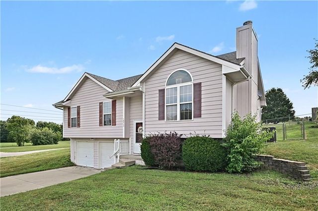 18713 Primrose Street, Smithville, MO 64089