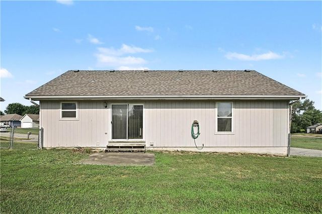 18713 Primrose Street, Smithville, MO 64089