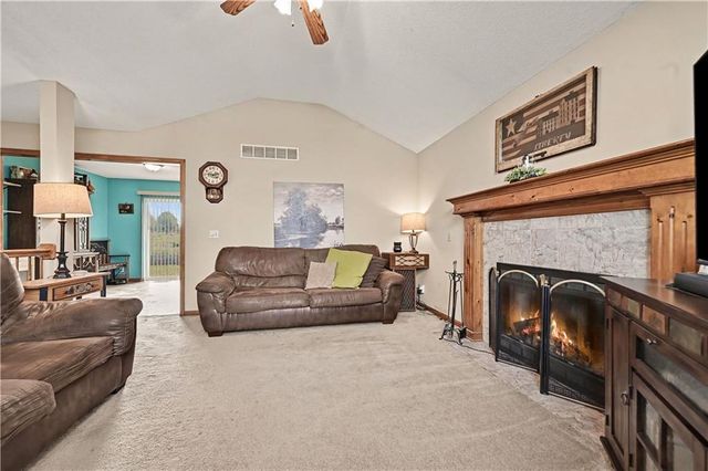 18713 Primrose Street, Smithville, MO 64089