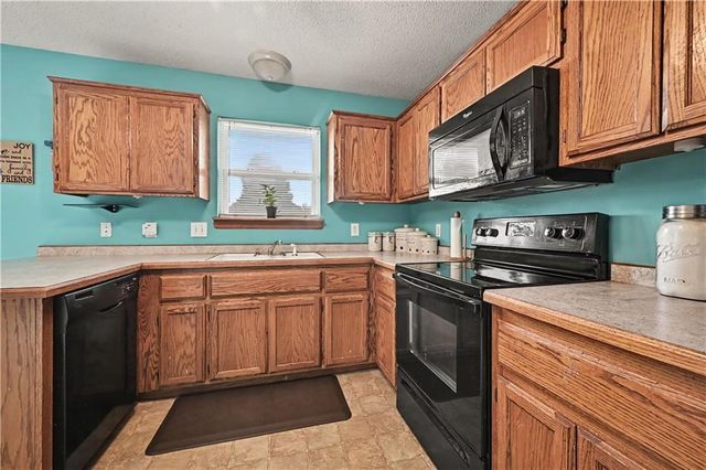 18713 Primrose Street, Smithville, MO 64089