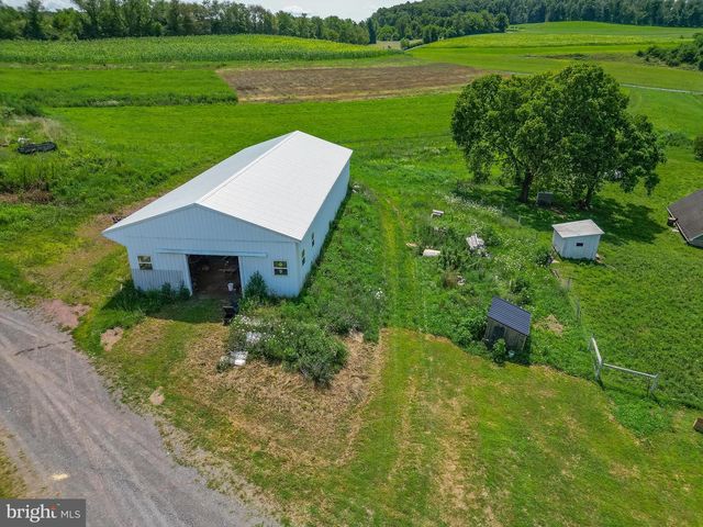 103 POND LN, Middleburg, PA 17842