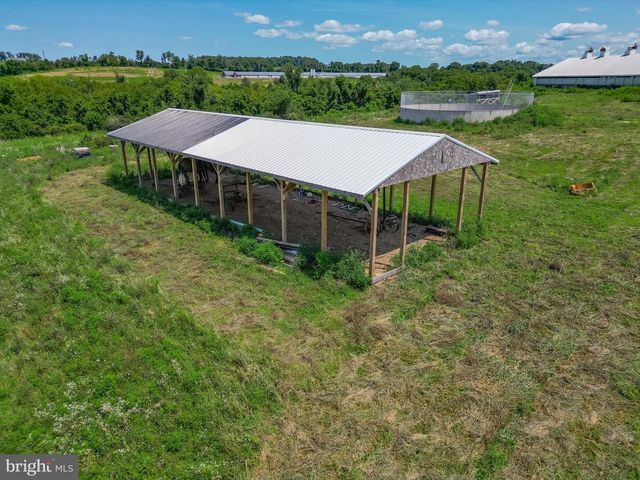 103 POND LN, Middleburg, PA 17842