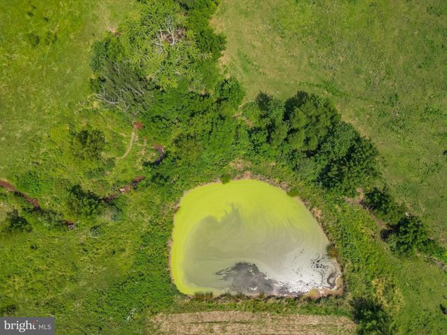 103 POND LN, Middleburg, PA 17842