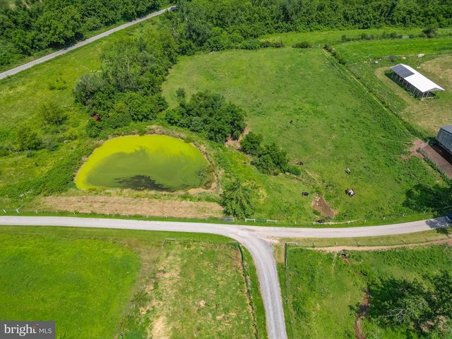 103 POND LN, Middleburg, PA 17842