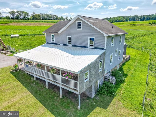 103 POND LN, Middleburg, PA 17842