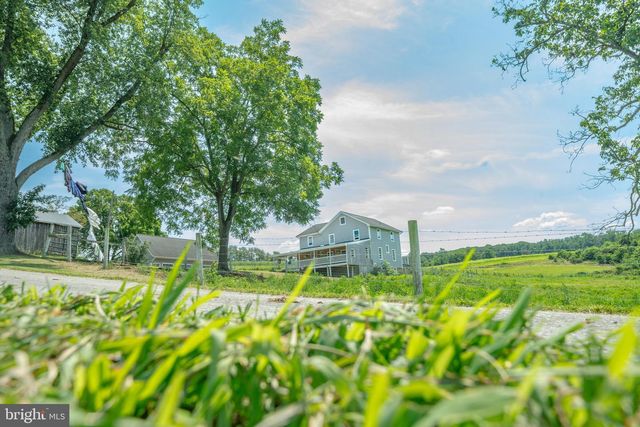 103 POND LN, Middleburg, PA 17842