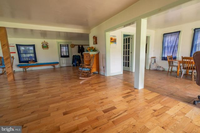 103 POND LN, Middleburg, PA 17842