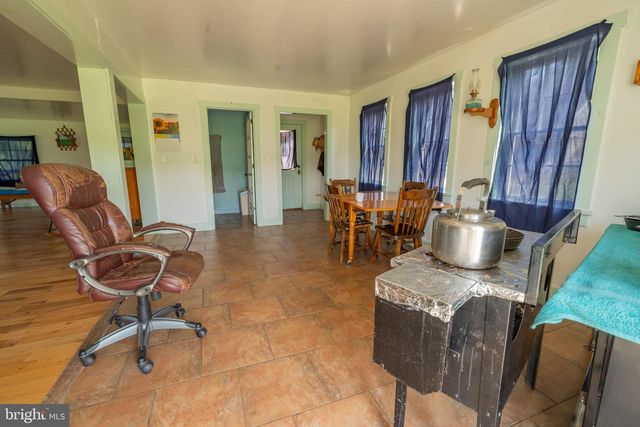 103 POND LN, Middleburg, PA 17842