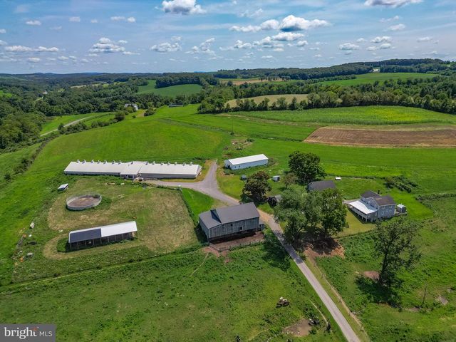 103 POND LN, Middleburg, PA 17842