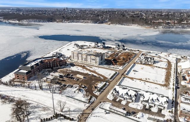 141 East Point Drive 201, East Providence, RI 02916